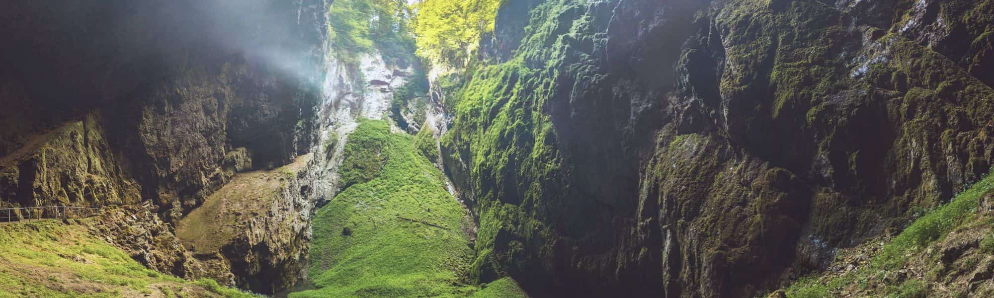Jaskinia Macocha w Czechach - Morawski kras - atrakcje Czech
