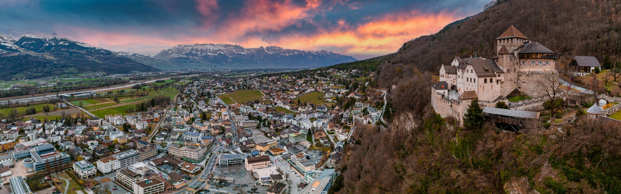 Vaduz, stolica Liechtensteinu, widok z góry